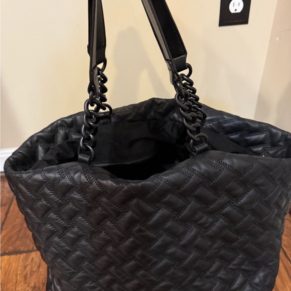 Black Quilted Tote Bag - Picture 5 of 9